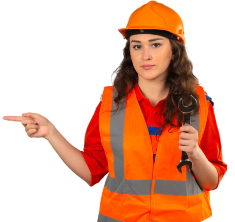 Técnica con chaleco de seguridad y herramienta, reparación de techos y cubiertas